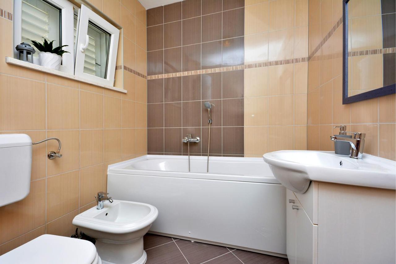 Apartment Wild Rose بودْسْتغانا المظهر الخارجي الصورة